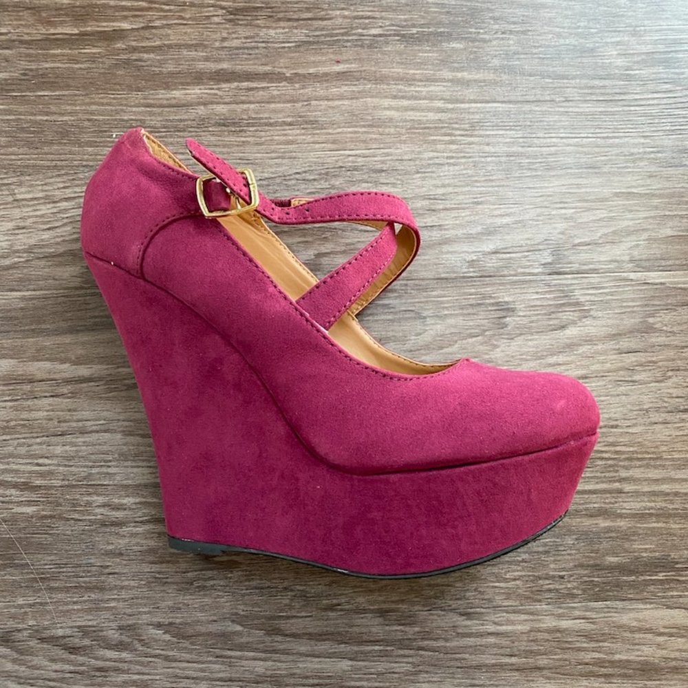 Charlotte Russe wedges size 7